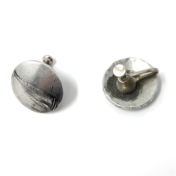 Vintage pewter engraved sailboat screwback earrings - Picture 2 of 4